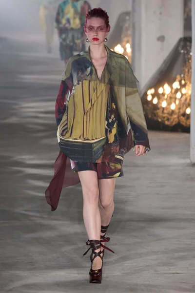 Look 27